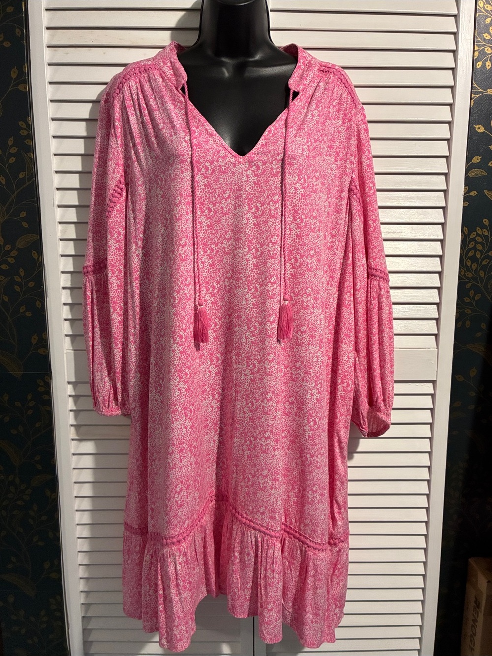 crown & ivy Pink Floral Tie-Neck Casual Dress